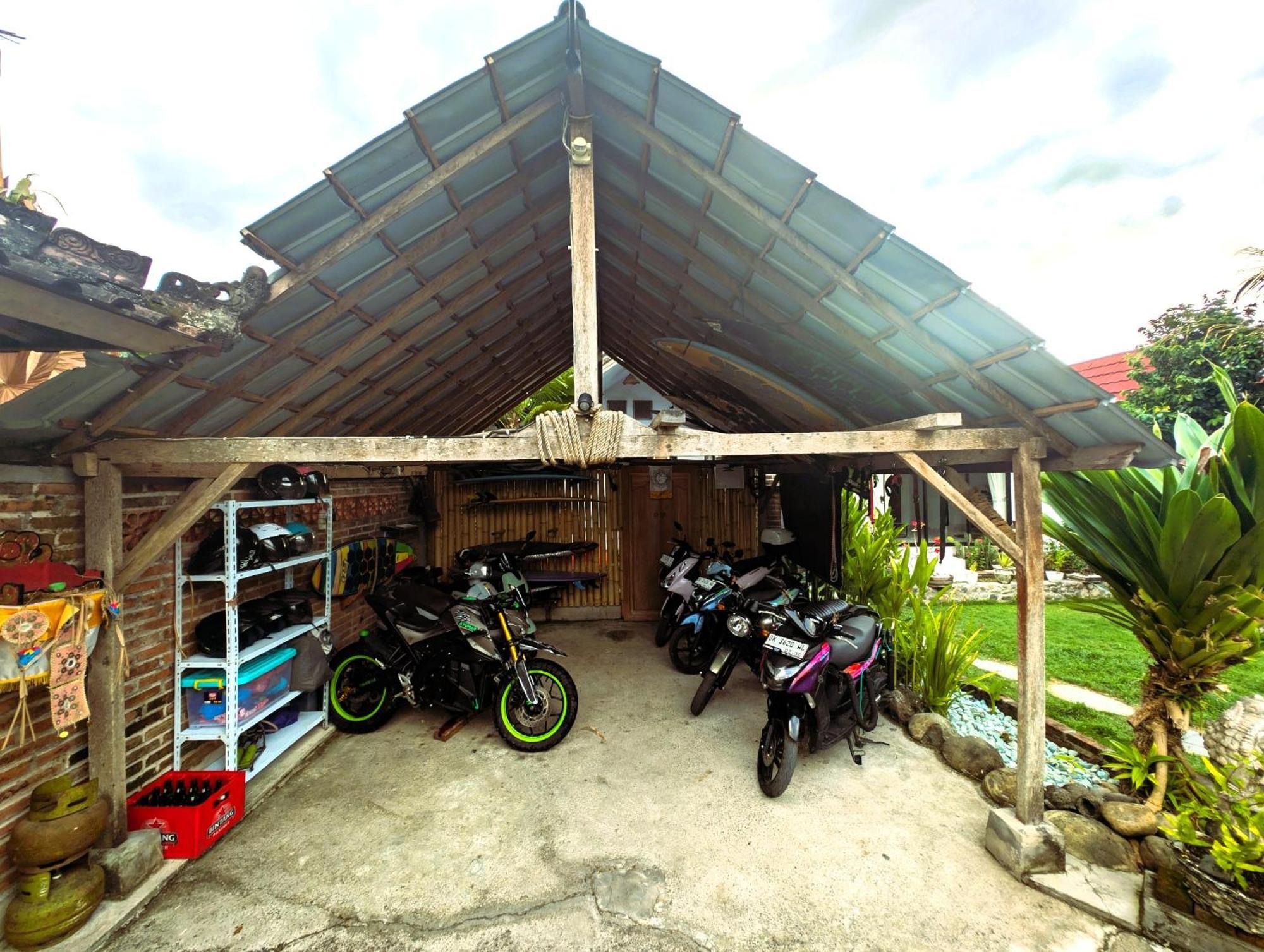 Ayumar Homestay Medewi Pulukan Buitenkant foto